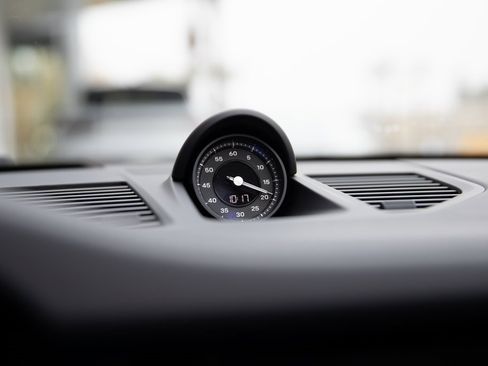 Certified 2025 Porsche 911 Carrera image 13