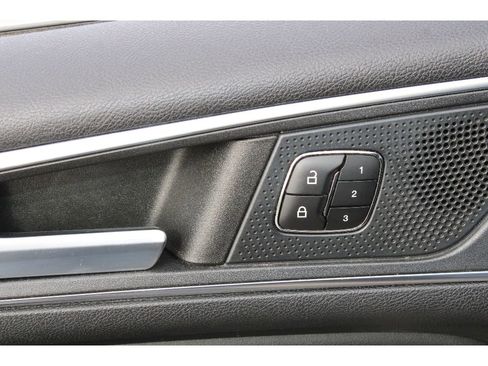 Used 2023 Ford Edge Titanium image 17