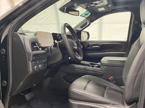 Used 2025 Chevrolet Tahoe Z71 w/ Comfort Package image 11