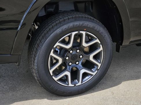 Used 2025 RAM 1500 Laramie AWD/4WD image 6