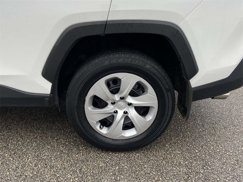 Used 2024 Toyota RAV4 LE image 8