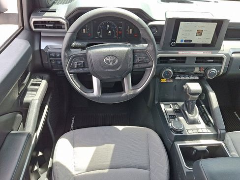 Used 2025 Toyota Tacoma SR5 w/ SR5 Upgrade Package AWD/4WD image 12