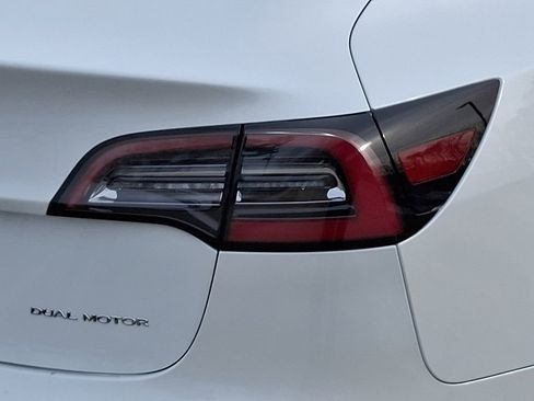 Used 2022 Tesla Model 3 Long Range image 10