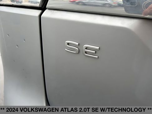 Used 2024 Volkswagen Atlas SE image 14