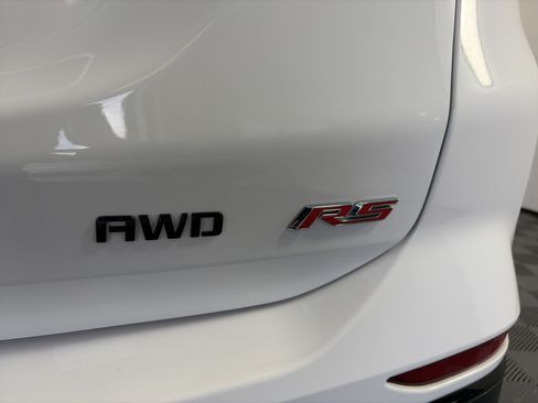 Used 2024 Chevrolet Equinox RS w/ RS Leather Package AWD/4WD image 17