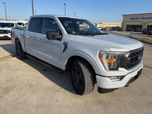 Certified 2022 Ford F150 XLT w/ Equipment Group 302A High image 18