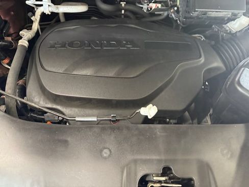 Used 2022 Honda Pilot Touring image 6