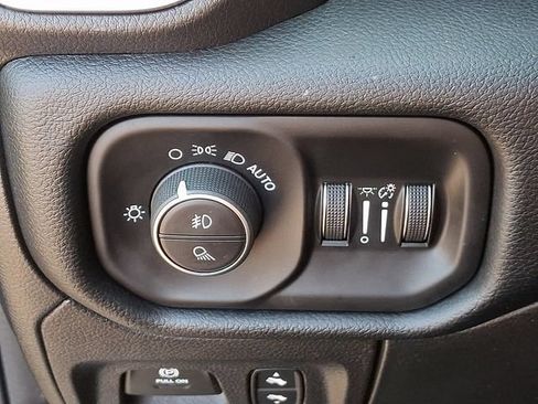 Used 2021 RAM 1500 Laramie AWD/4WD image 37