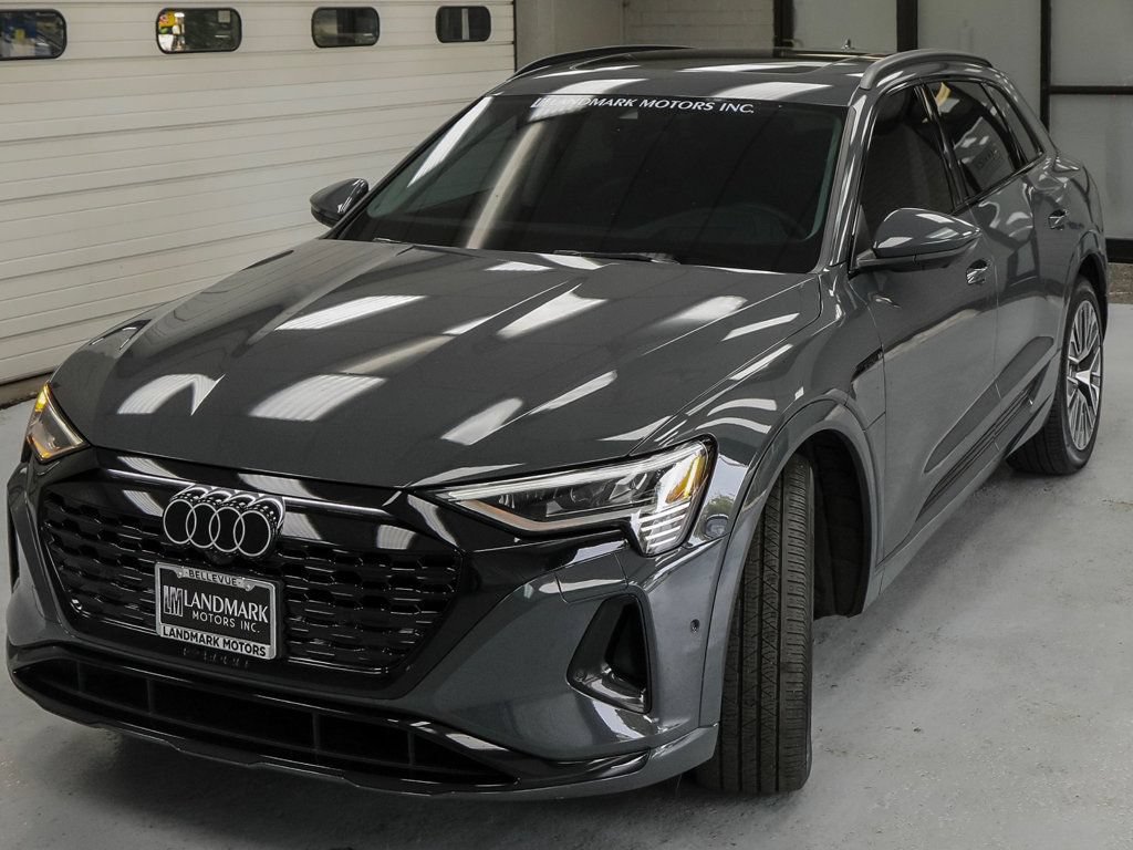 Used 2024 Audi Q8 e-tron Prestige w/ Prestige Package AWD/4WD image 9