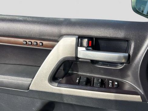 Used 2019 Toyota Land Cruiser image 16