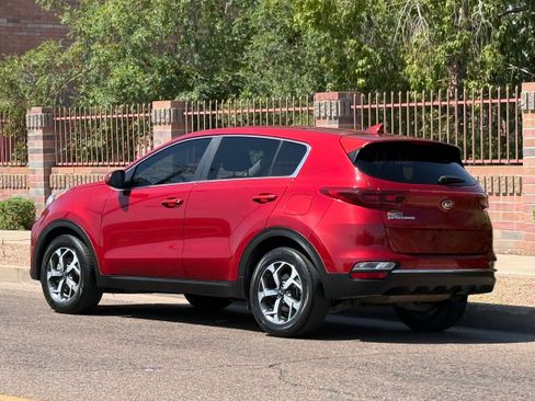 Used 2021 Kia Sportage LX FWD image 4