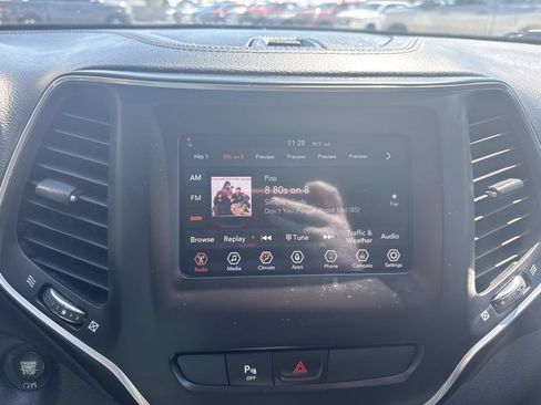 Certified 2020 Jeep Cherokee Latitude Plus image 24