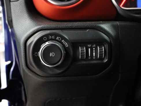 Used 2020 Jeep Wrangler Unlimited Rubicon AWD/4WD image 13