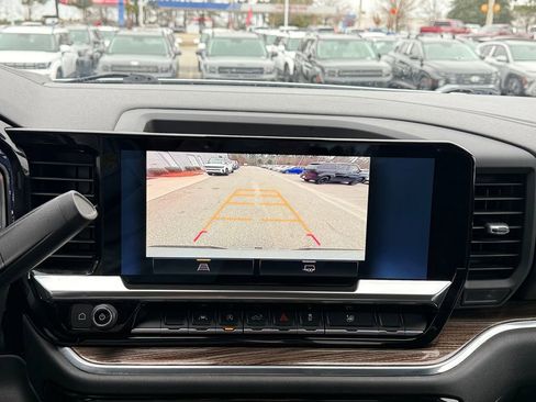 Used 2022 Chevrolet Silverado 1500 LT image 17