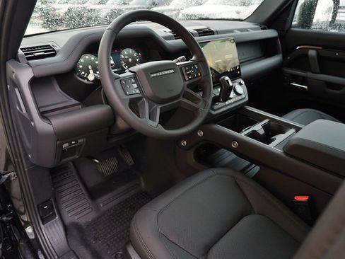 Used 2026 Land Rover Defender 110 X-Dynamic SE AWD/4WD image 12