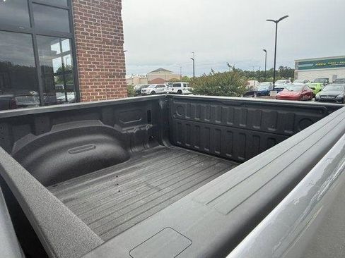 Used 2020 RAM 1500 Laramie w/ Off Road Group AWD/4WD image 14