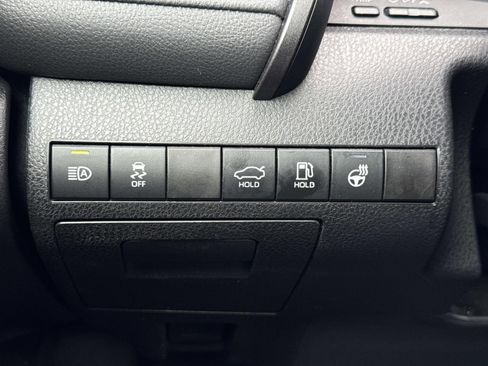 Used 2024 Toyota Camry SE image 20