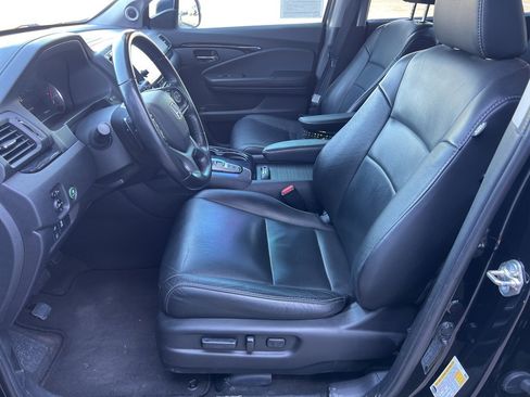Used 2019 Honda Pilot Touring image 9