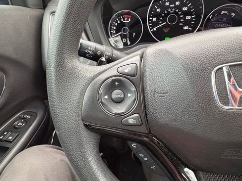 Used 2018 Honda HR-V EX image 14