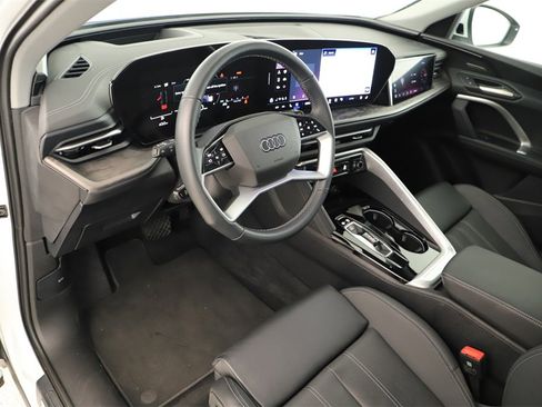 Certified 2025 Audi Q5 Prestige w/ 20" Wheel Package image 15