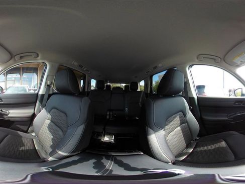 Used 2025 Nissan Pathfinder SV FWD image 45