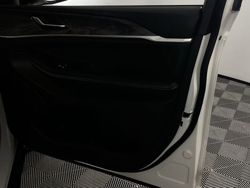 Used 2024 Jeep Grand Cherokee L Limited w/ Luxury Tech Group II image 35