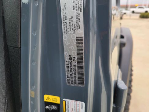 Used 2025 Jeep Wrangler Unlimited Rubicon AWD/4WD image 28