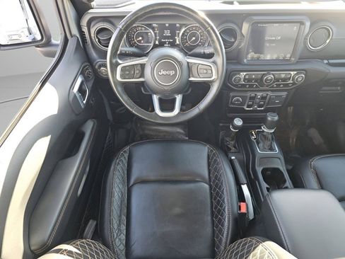Used 2021 Jeep Gladiator Overland image 11