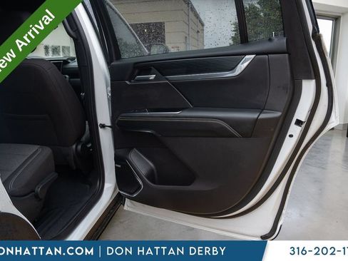 Used 2025 GMC Acadia Elevation FWD image 22