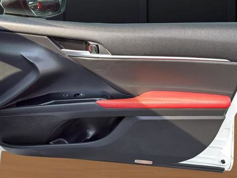 Used 2019 Toyota Camry SE image 17