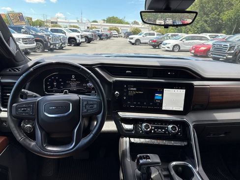 Used 2025 GMC Sierra 1500 Denali Ultimate AWD/4WD image 17