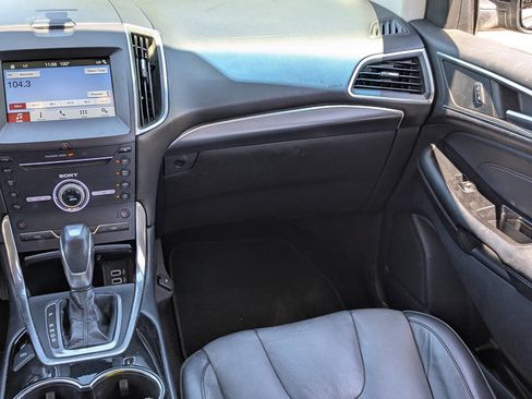 Used 2016 Ford Edge Titanium image 17