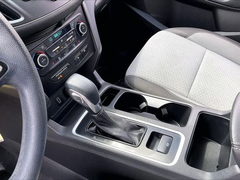 Used 2018 Ford Escape SE image 15