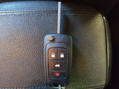 Used 2014 Chevrolet Cruze LT w/ Technology Package FWD image 32