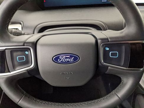 New 2025 Ford Expedition Active image 16