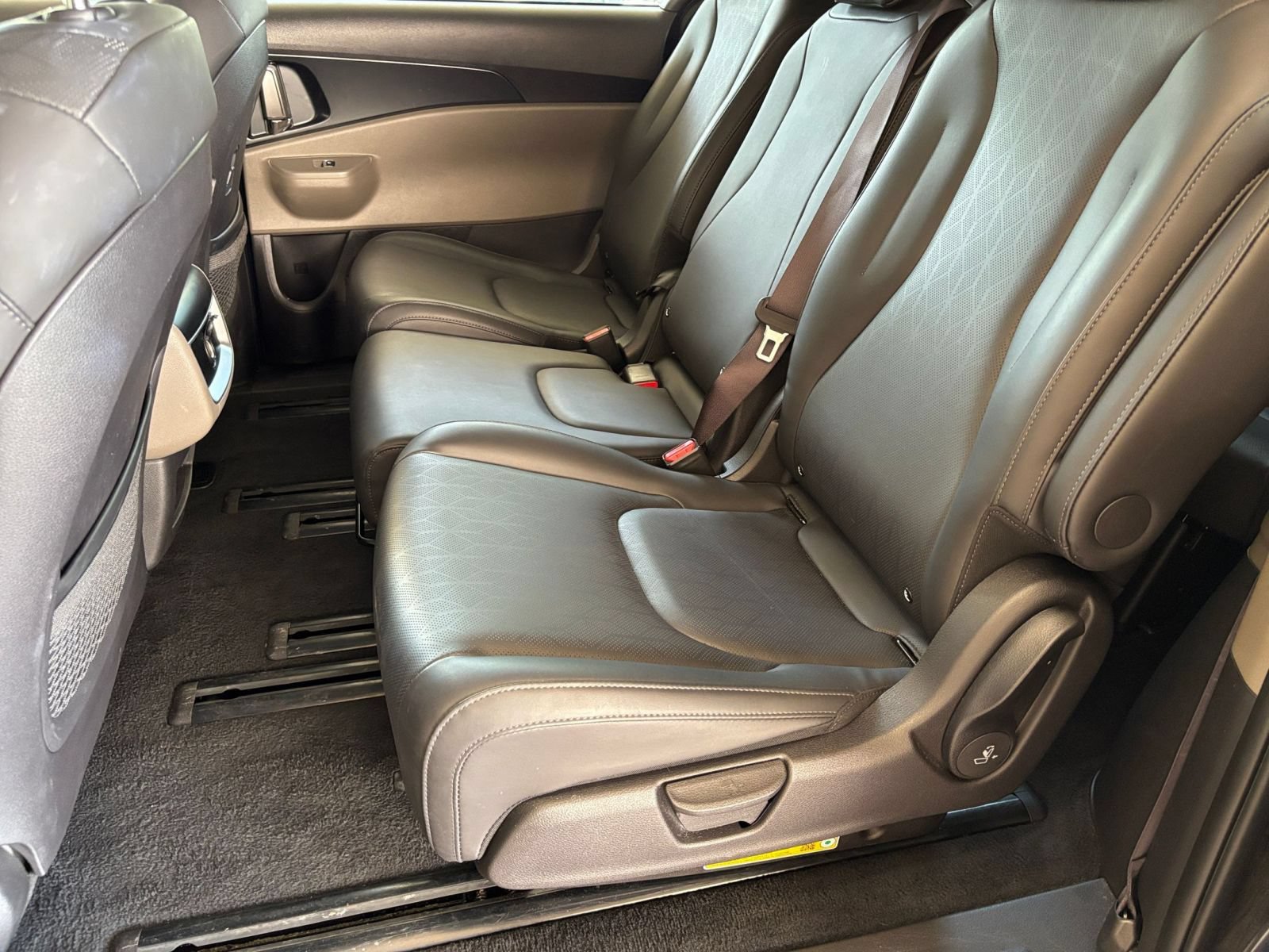Used 2026 Kia Carnival FWD image 27