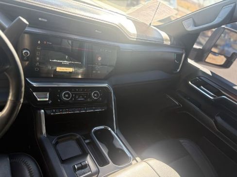 Used 2024 GMC Sierra 3500 Denali w/ Denali Reserve Package image 16