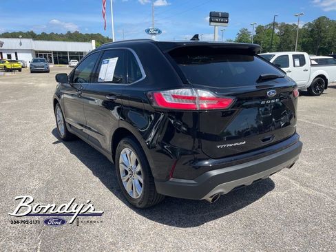 Used 2024 Ford Edge Titanium image 10