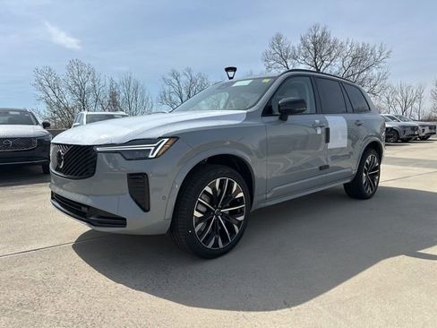 New 2026 Volvo XC90 B6 Ultra w/ Protection Package image 3