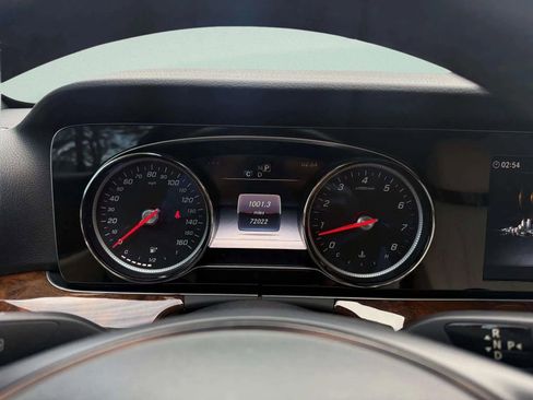 Used 2017 Mercedes-Benz E 300 4MATIC image 23