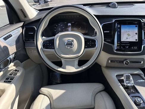 Used 2022 Volvo XC90 T8 Inscription w/ Lounge Package AWD/4WD image 13