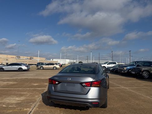 Certified 2025 Nissan Altima 2.5 SV image 21