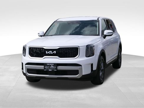 Used 2023 Kia Telluride LX image 7