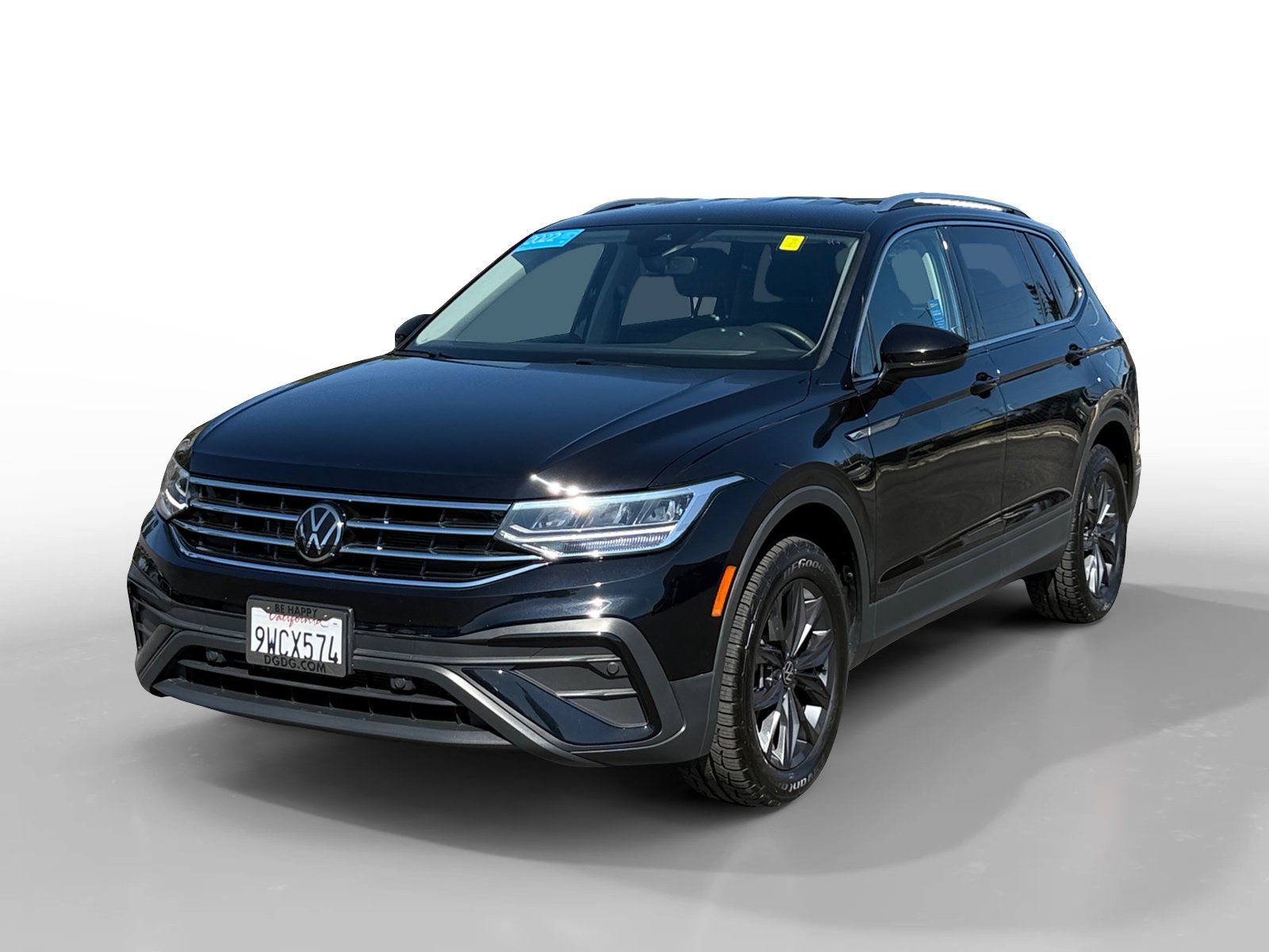 Certified 2022 Volkswagen Tiguan SE FWD image 1