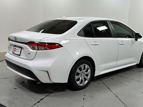 Certified 2022 Toyota Corolla LE image 5
