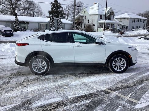 Used 2024 Buick Envista Preferred w/ Convenience I Package image 10