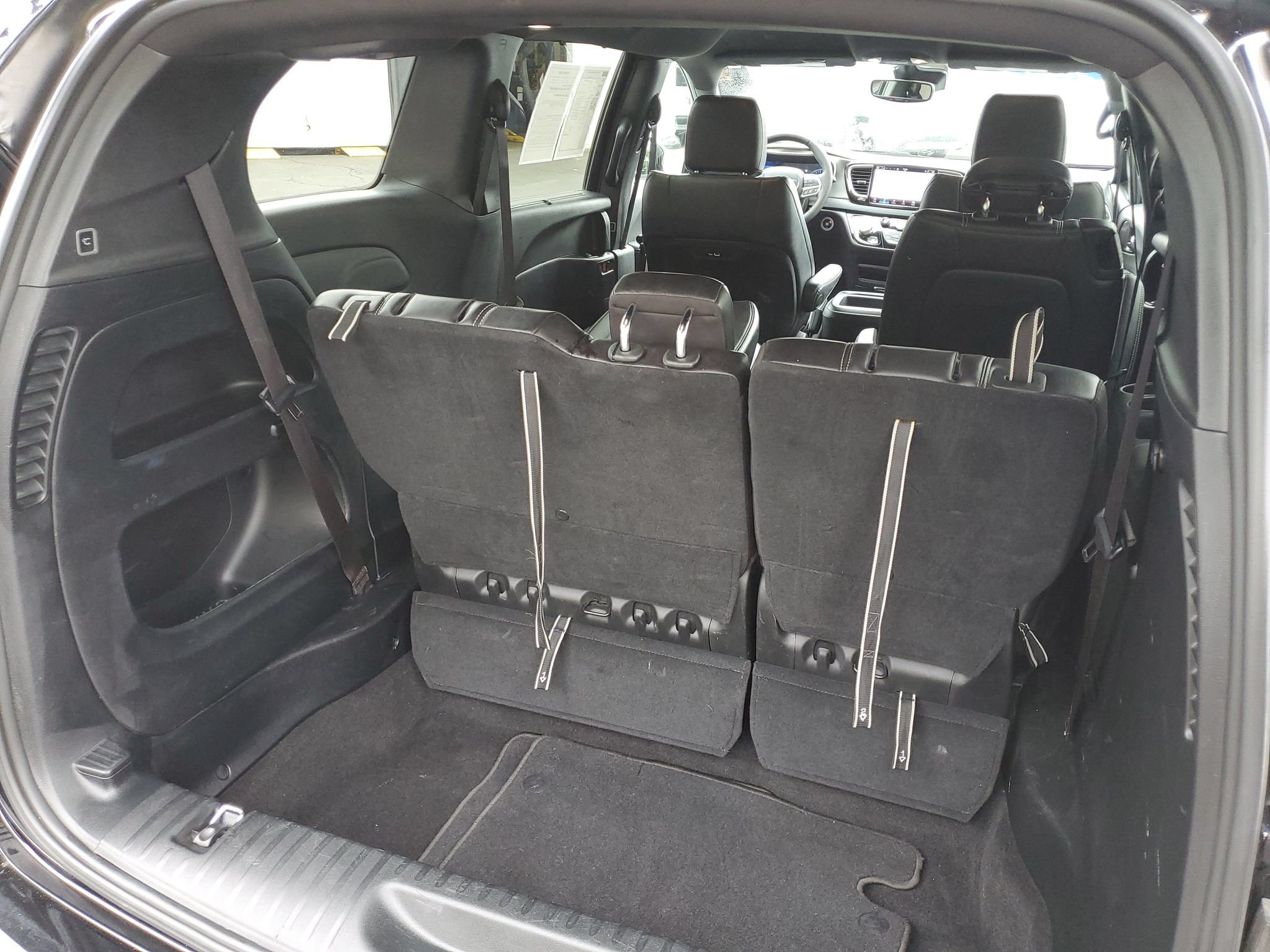 Used 2025 Chrysler Pacifica Select FWD image 35