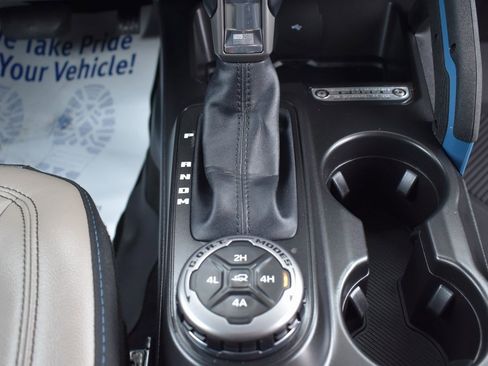 Used 2023 Ford Bronco Wildtrak image 19