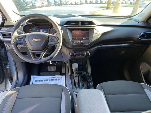 Used 2023 Chevrolet TrailBlazer LT FWD image 29