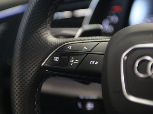 Used 2024 Audi RS Q8 AWD/4WD image 25